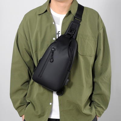  Men's Chest Bag Korean Fashion Trendy Shoulder Bag Crossbody Sports Backpack Splash-Proof Chest Bag