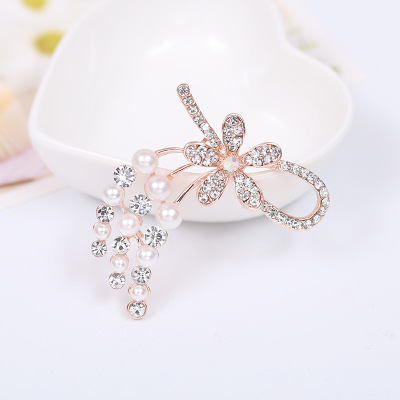 2022 New Crystal Brooch Korean Fashion Clothing Matching Ladies Pin Festival Small Gift One Piece Dropshipping