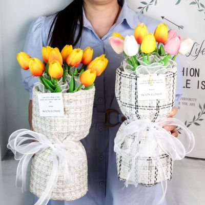 Teacher's Day Gift Artificial Flower Tulip Bouquet Classic Style Rose Soap Bouquet Luminescent Lamp Valentine's Day