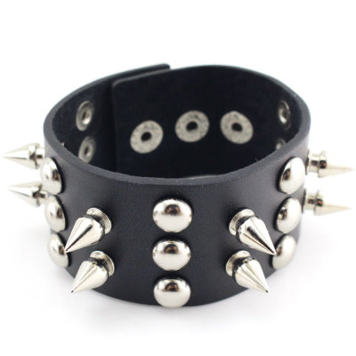 Pe02 European and American High Profile Retro Punk Jewelry Leather Bracelet Black Two Rows Pointed Nail round Edge Rivet Men's Bracelet