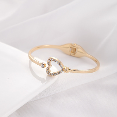 SOURCE Factory Direct Sales Korean Style Fashion Special-Interest Design Sense Metal Hollow Love Ring Diamond Open-Ended Bracelet