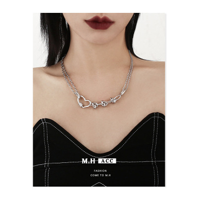 Best Seller in Europe and America Hot Sale Chain Special-Interest Design High Class Elegant Exquisite Light Luxury Accessories Hip Hop Sweater Chain Clavicle Chain