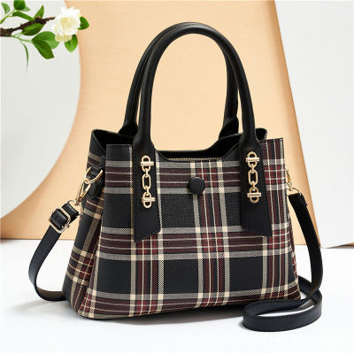 Factory Wholesale Women's Bag 2021 New Fashion Plaid Shoulder Handbag Large Capacity Versatile Messenger Bag for Women