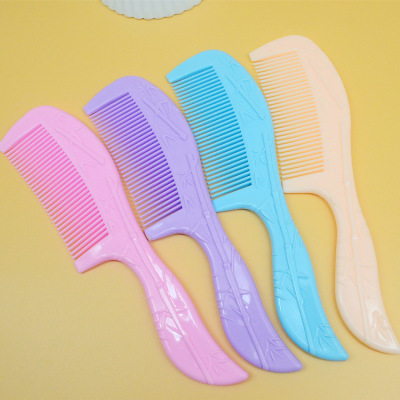 104 Color New Thickened Relief Comb 4 Colors Mixed Each Paper Card Packaging 10 Yuan Shop Wholesale Plastic Comb