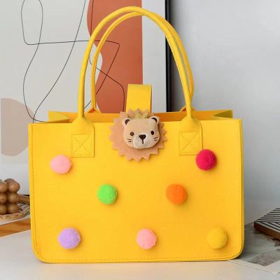 Spot Supply Wholesale New Online Red Felt Treasure Commercial Event Gift Shopping Bag Graduation Banquet Birthday Banquet Gift Bag