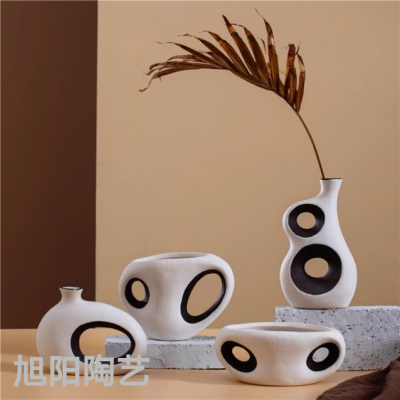 Abstract Vase Decoration Flower Arrangement Sculpture Black and White Hand Painted Ceramic Dried Flower Shop Window B & B Soft Decoration Ornaments