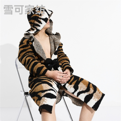 2022 New Winter Half-Edge Velvet Couple Pajamas Leopard Print Men's Home Wear Nightgown about Peitzi Same Style