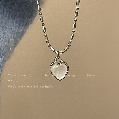 Love Pendant Necklace for Women Sweet Cool Style Hot Girl Internet Celebrity Necklace Accessories Niche Design Light Luxury All-Match Clavicle Chain