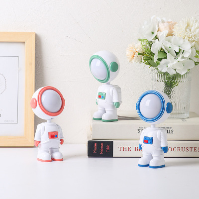 Astronaut Table Lamp Decoration Bedside Lamp Holding Lamp Student Desk Living Room Decorations Decoration Eye Protection Gift Small Night Lamp
