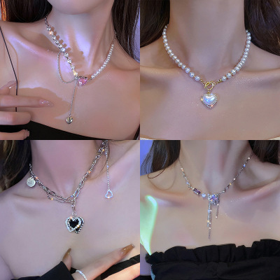 INS Style Light Luxury Minority Design Necklace Heart Clavicle Chain Sweet Cool Style Vintage Pearl Beaded Necklace for Women Wholesale