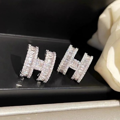 Foreign Trade Ornament Hot Selling Letter H Full Diamond Super Flash Small Ear Studs Compact Mini Temperament Earrings Female Luxury Earrings