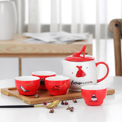 Cute Girl Heart Ceramic Tea Set with Tea Strainer with Tray Cartoon Porcelain Water Utensils Set One Pot Four Cups
