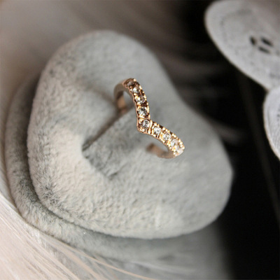 Korean Style V-Shaped Design Diamond-Embedded Small Finger Ring Simple Tail Ring Ornament Factory Wholesale Hot Stall Goods