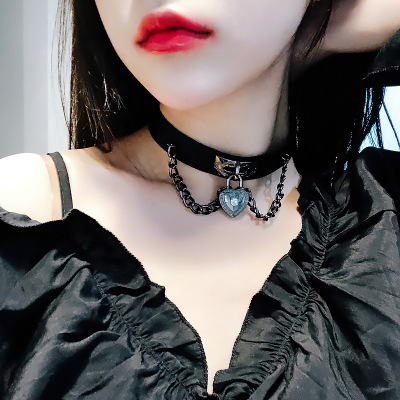 Pure Desire Wind Black Punk Necklace Female Dark Series Heart Clavicle Chain Neck Ornament Hip Hop Sweet Cool Neckband Necklet