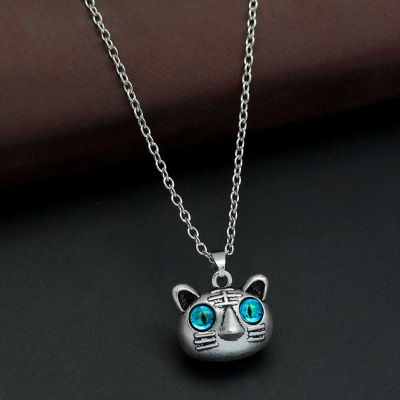 Cross-Border Hot Selling Tiger Head Blue Eyes Necklace Vintage Tiger Head Pendant Long Sweater Chain Jewelry Wholesale