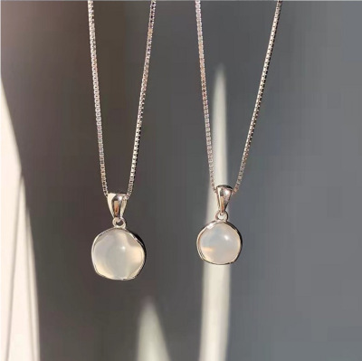 Korean Style Simple Style Imitation White Chalcedony round Pendant Necklace Female Niche Design Female Light Luxury Clavicle Chain Female