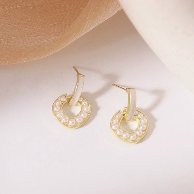 2022 Korean High-Grade Mother Shell Pearl 925 Silver Needle French Circle Simple Elegant Socialite Geometric Ear Studs Earrings