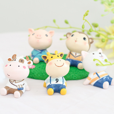 Creative Zakka Crafts Looking up at the School Garden Piggy Ornaments Home Decoration Resin Car Cake Ornaments