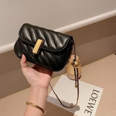 Women's Bag 2022 New Classic Style Diamond Chain Bag Women's Crossbody Bag Simple Korean Style Fashion Shoulder Messenger Bag