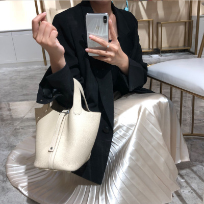 Daifa 2022 Color Matching Vegetable Basket Bag Cowhide Bucket Bag Litchi Grain First Layer Cowhide Simple All-Match Women Handbag