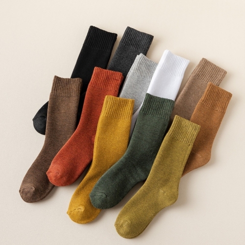 Cotton Socks Women‘s Mid-Calf Autumn and Winter Cotton Socks Warm Extra Thick Fluffy Loop Sleeping Socks Black Thigh Highs Long Socks Ins Fashion