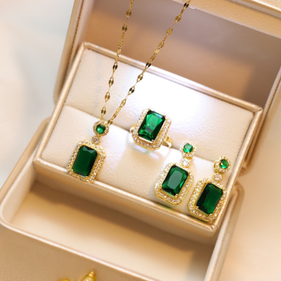 INS Emerald Necklace Female Zircon Crystal Necklace Female Retro Elegant Jewelry Emerald Necklace Female Wholesale