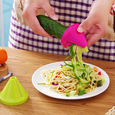 Factory Direct Sales Kitchen Multi-Function Vegetable Chopper Creative Spiral Grater Home Fast Vegetable Cutting Fruit and Vegetable Grater