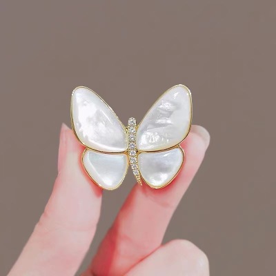 Broken Cocoon Butterfly Meng Wanzhou Same Style Butterfly Brooch New Fashionable Suit Pin Decoration Popular All-Matching Corsage