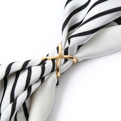 Factory Creative Beige Gold Plated Scarf Buckle Multi-Purpose Cross Hollow Glossy Silk Scarf Square Scarf Shawl Buckle