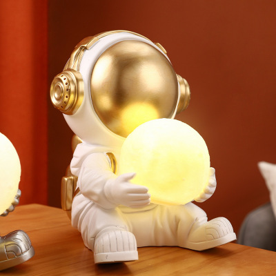 Cartoon Resin Astronaut Spaceman Small Night Lamp Decoration Living Room Bedroom Decoration Decoration Creative Birthday Gift