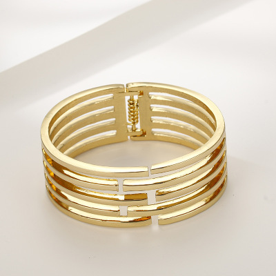Gold Bracelet Female Original Design Small Glossy Fashion European and American Style Exaggerated Personalized Wind Foreign Trade Source Manufacturer Jewelry