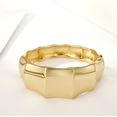 European and American Big Metal Bracelet Female Original Design Small Glossy Irregular Personality Exaggerated Style Cross-Border Hot Selling Jewelry