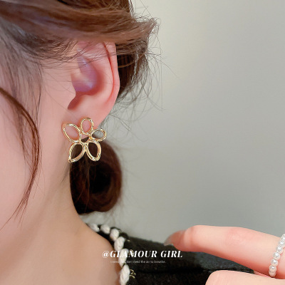 Metal Flower Earrings New Minimalist Fashion Design Temperament Earrings All-Match Commute Earrings Wholesale for Women