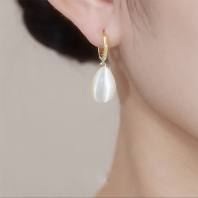 Temperament Entry Lux Opal Water Drop 2022 New Trendy Exquisite Niche High Sense Ear Clip [Environmental Protection]]