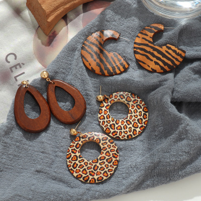 European and American Retro Style Wood Wooden Earrings Creative COW Leopard Print round Ring Earrings Exaggerated