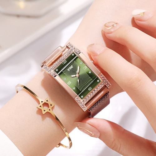 women‘s diamond-embedded simple digital dial quartz watch magnetic buckle strap watch women‘s spot one-piece delivery