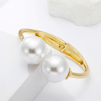 Pearl Bracelet Female Zinc Alloy Open Fashion Classic European and American Personalized Exaggerated Style Original Design Wholesale Jewelry