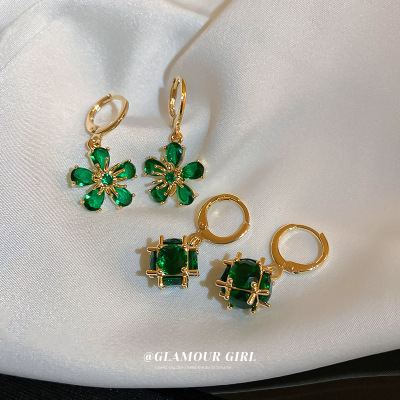 French Retro Emerald Rhinestone Earrings Ear Clip Design Sense Temperamental Earrings Ins Fashion Personality Wild Earrings