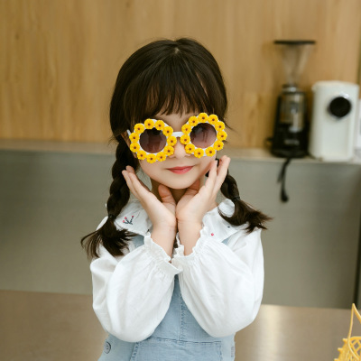 New SUNFLOWER Little Daisy Sunglasses Children's Personalized Sticky Flower Glasses Travel Street Shot Concave Shape Sunglasses