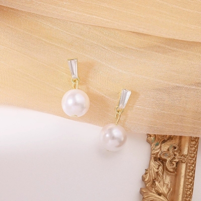 Korean-Style All-Match Light Luxury Zircon Pearl Sterling Silver Needle Stud Earrings 2022new Design Sense Stud Earrings Trendy Earrings