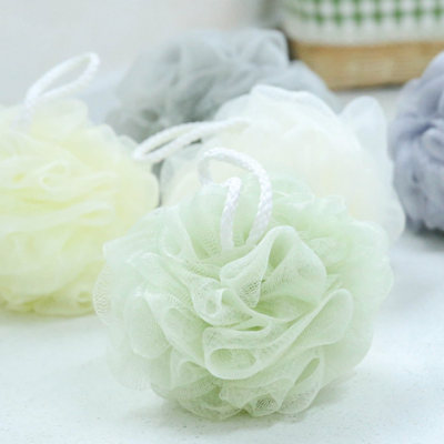 Qingzhi 50G Japanese Soft Light Color Bath Loofah Mesh Sponge Good Product Shower Net Ball Bath Flower Shower Ball