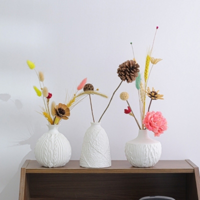 Ins Small Modern White Ceramic Dried Flower Vase Fresh Hydroponics Home European Style Decoration Ornaments Living Room Flower Arrangement